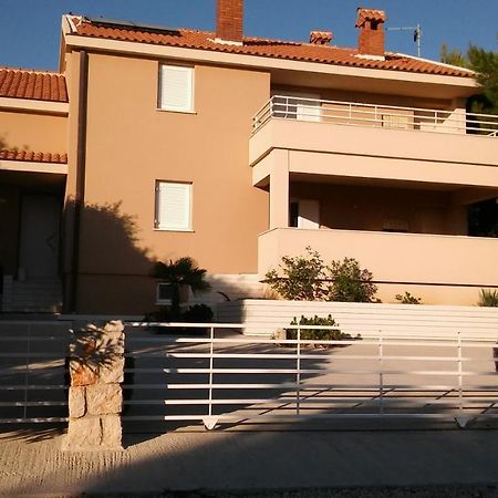 Apartmani Vrancic มันเดร ภายนอก รูปภาพ