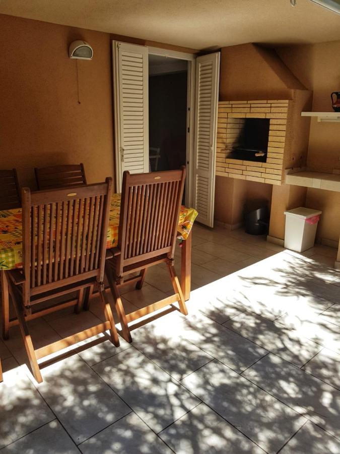 Apartmani Vrancic มันเดร ภายนอก รูปภาพ
