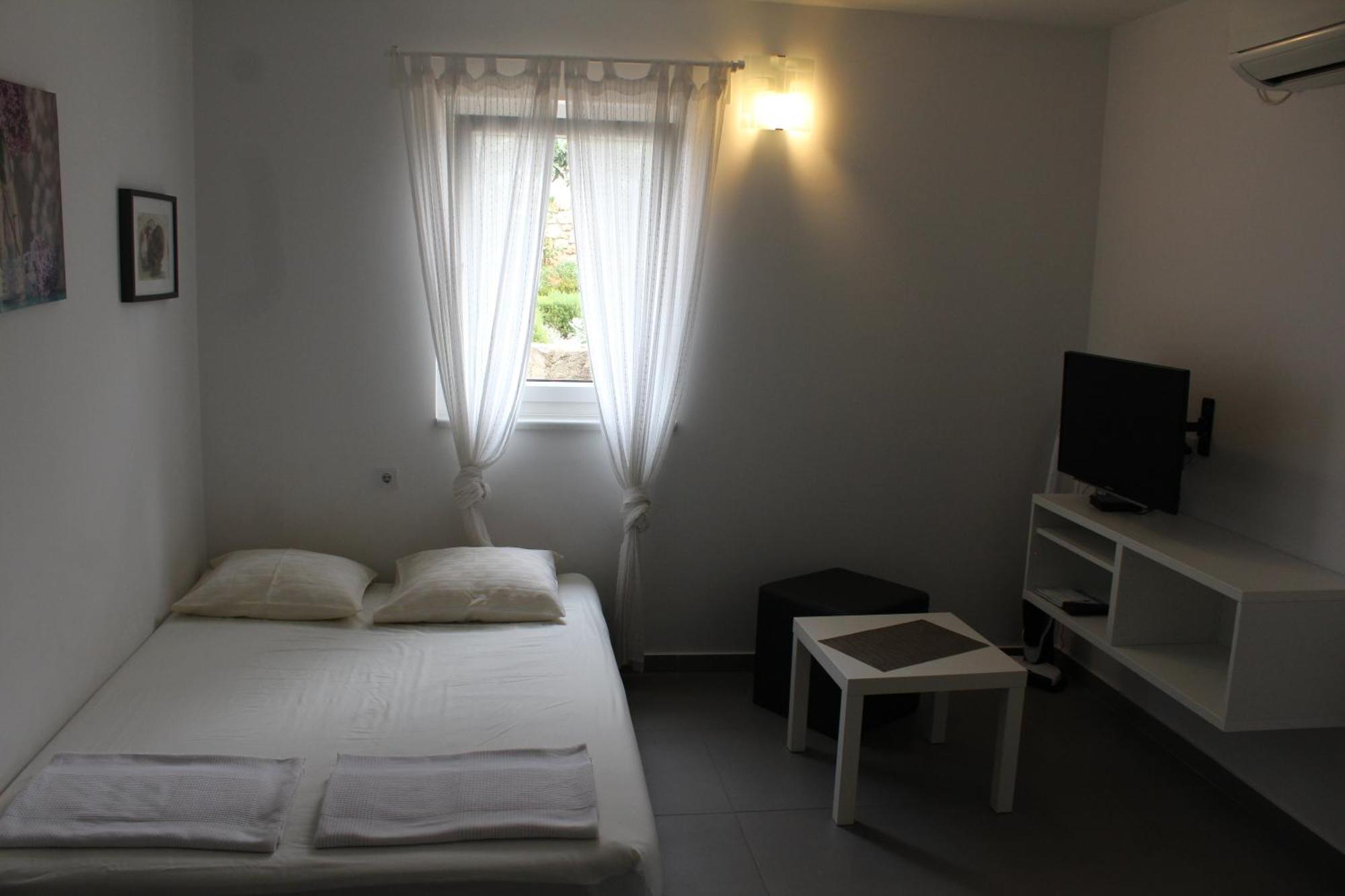 Apartmani Vrancic มันเดร ภายนอก รูปภาพ